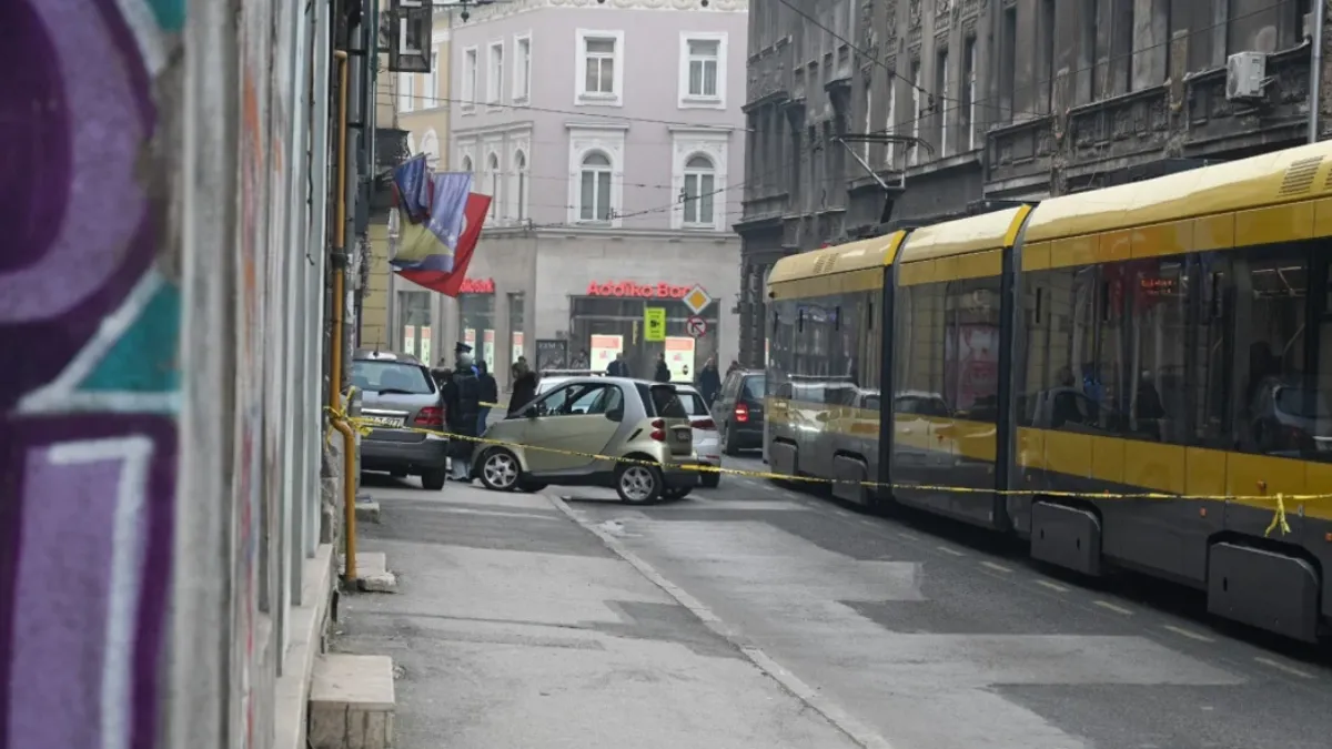 U ovoj saobraćajnoj nezgodi teške tjelesne povrede zadobila je 76-godišnja pješakinja, a ljekarsku pomoć joj je ukazala ekipa Zavoda za hitnu medicinsku pomoć KS.