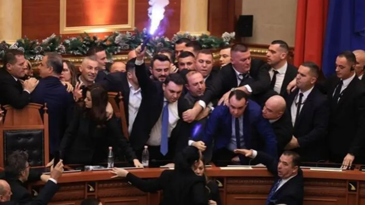 Zbog eskalacije sukoba, rasprava nije održana, a parlament je pristupio glasanju bez debate.