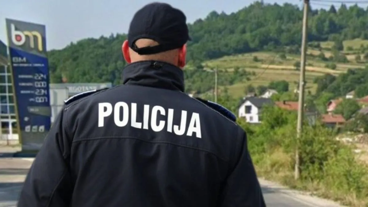 U vozilu se nalazilo više osoba, koje su, prema dostupnim informacijama, bile u alkoholiziranom stanju