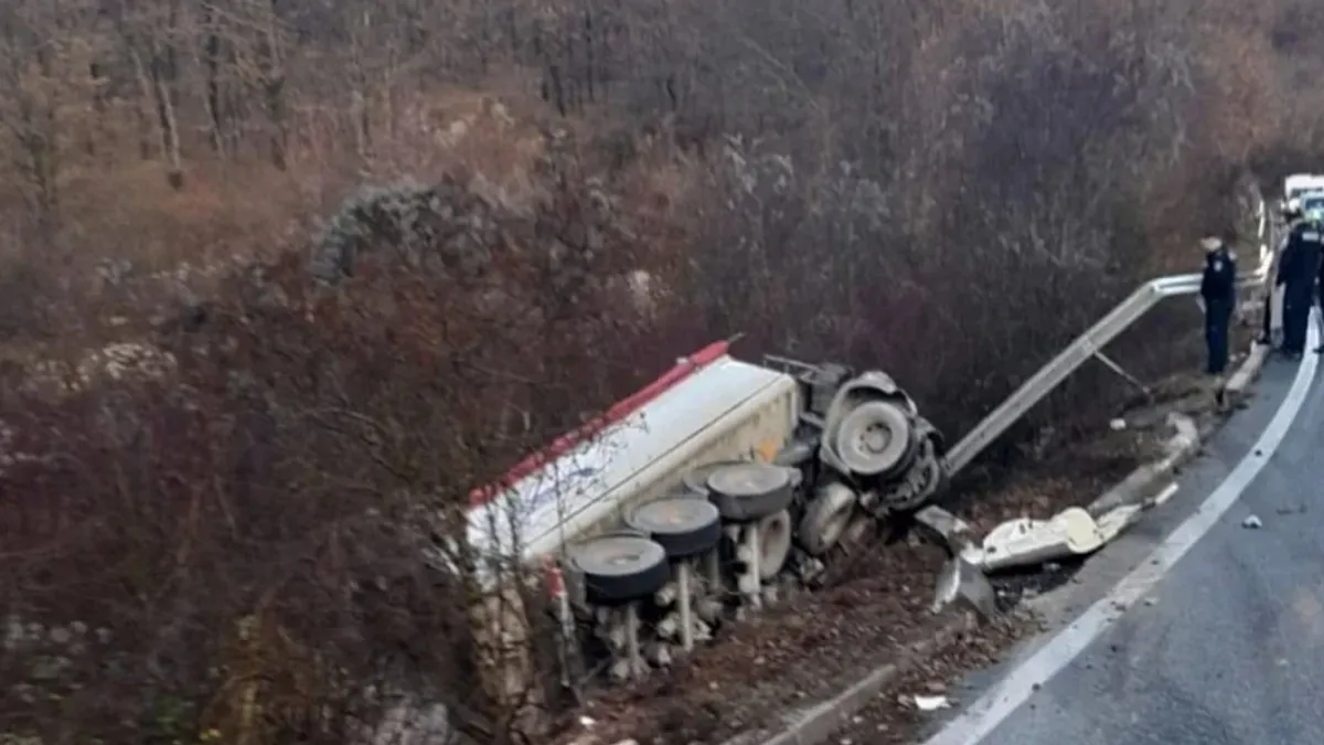 Uviđajem rukovodi dežurni tužilac nakon čega bi trebalo biti poznato više informacija.
