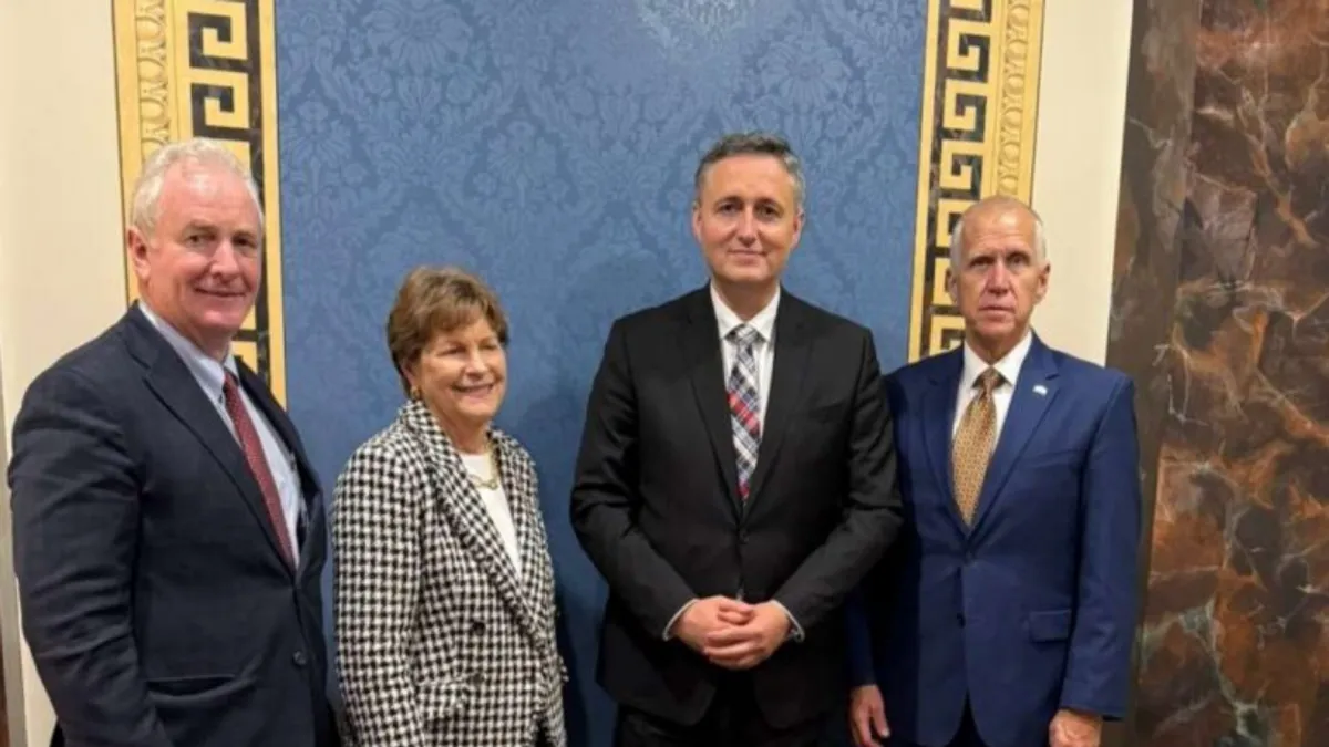 Nisu prošla ni puna četiri mjeseca, a Sjedinjene Američke Države pod Donaldom Trumpom počinju ukidati sankcije...