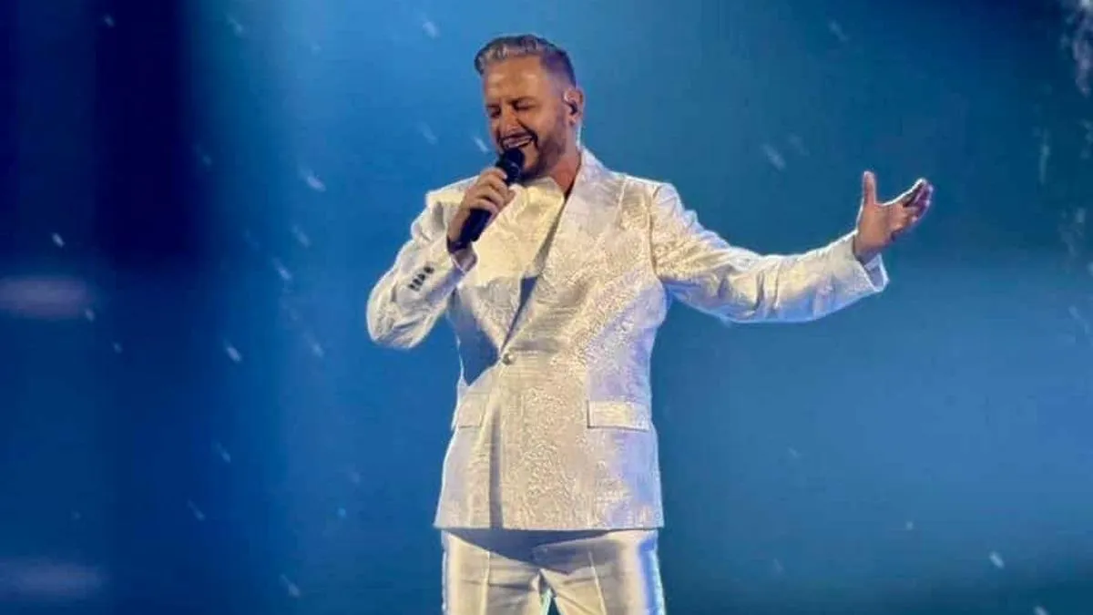 Okupio je renomirani tim saradnika koji je vodio računa o svakom segmentu njegovog nastupa