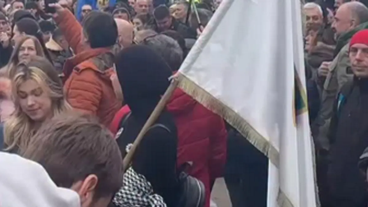 Novopazarski studenti, poznati po dugim pješačenjima širom Srbije, postali su simbol studentskih protesta u zemlji