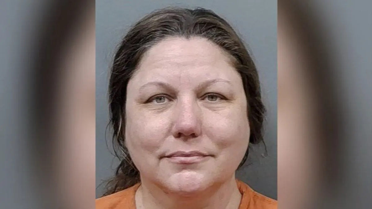 Daljnja istraga dovela je policiju do Avalon, koju su zatekli kako čisti svoje vozilo ispred kuće u okrugu Citrus