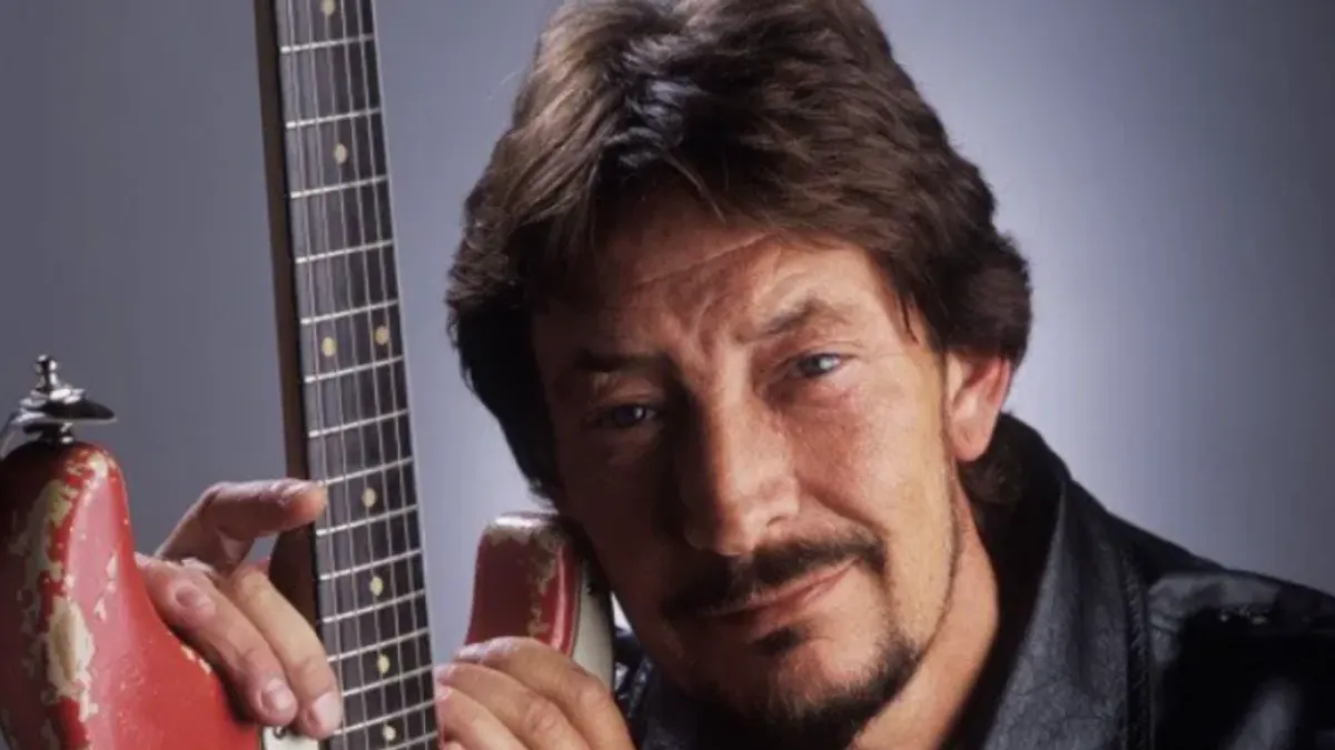 Chris Rea, poznat po hitovima kao što su "Driving Home For Christmas" i "The Road To Hell", preminuo je u 74. godini, prema riječima portparola porodice.