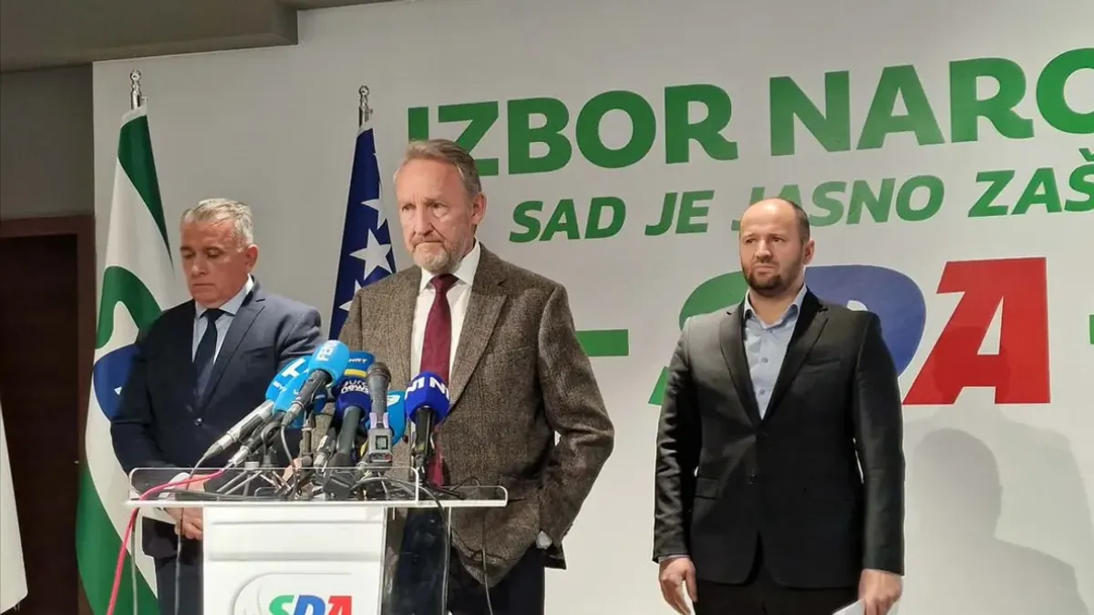 Javna je tajna da je uvjet EIB-a za nastavak finansiranja smjena Uprave, ali da je Nikšić uporno odbija, navode iz SDA