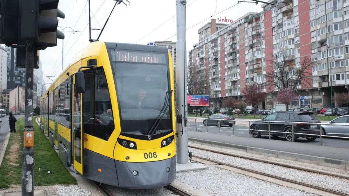 Putnike na relaciji Muzeji - Baščaršija - Muzeji prevoze autobusi