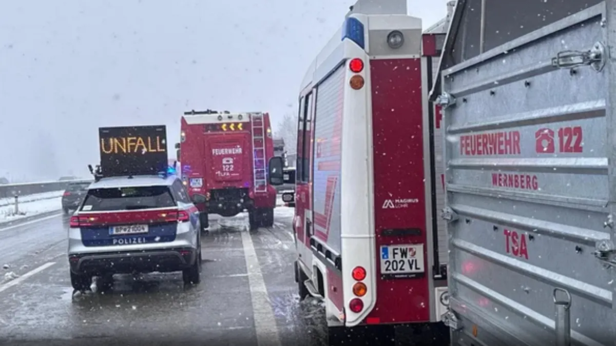 Povrijeđeni su zadobili povrede neutvrđenog stepena i vozilima hitne pomoći prevezeni su u Pokrajinsku bolnicu u Filahu.