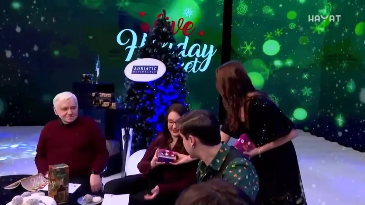 Već na prvi pogled bilo je jasno da se duh praznika osjeća u svakom segmentu emisije.