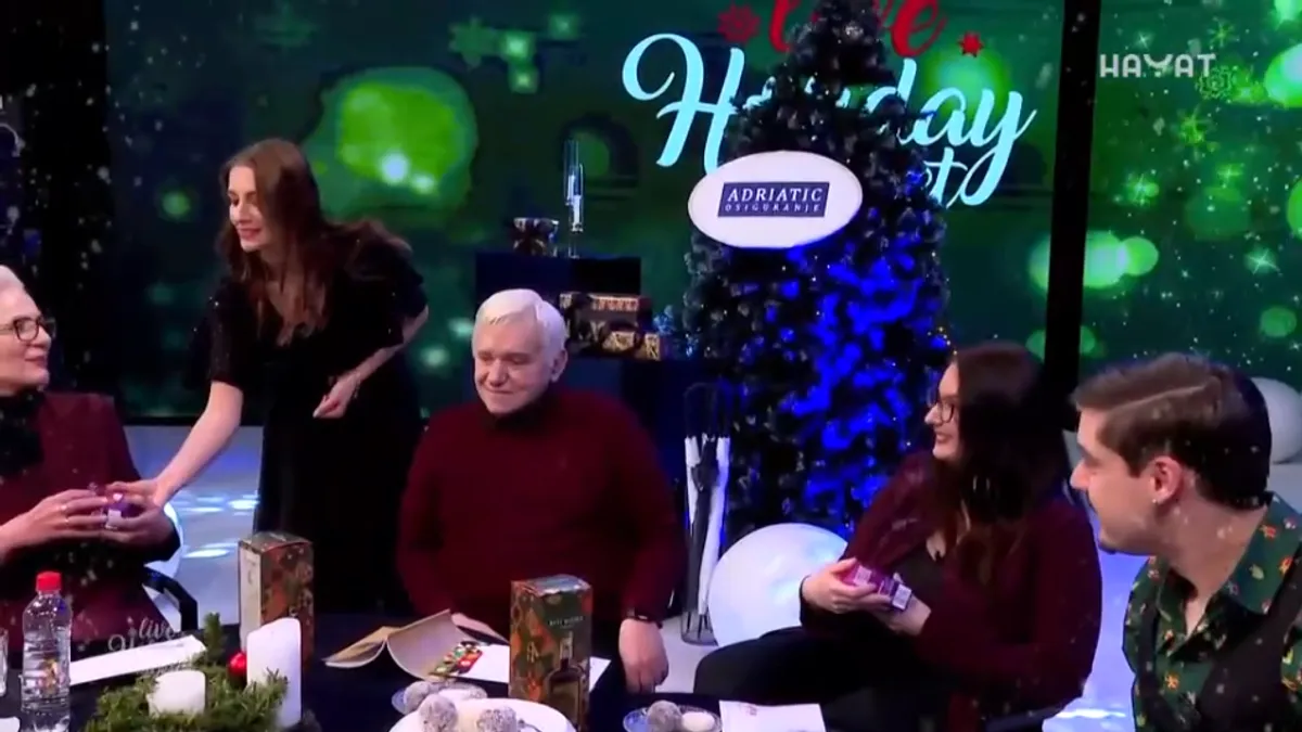 Već na prvi pogled bilo je jasno da se duh praznika osjeća u svakom segmentu emisije.