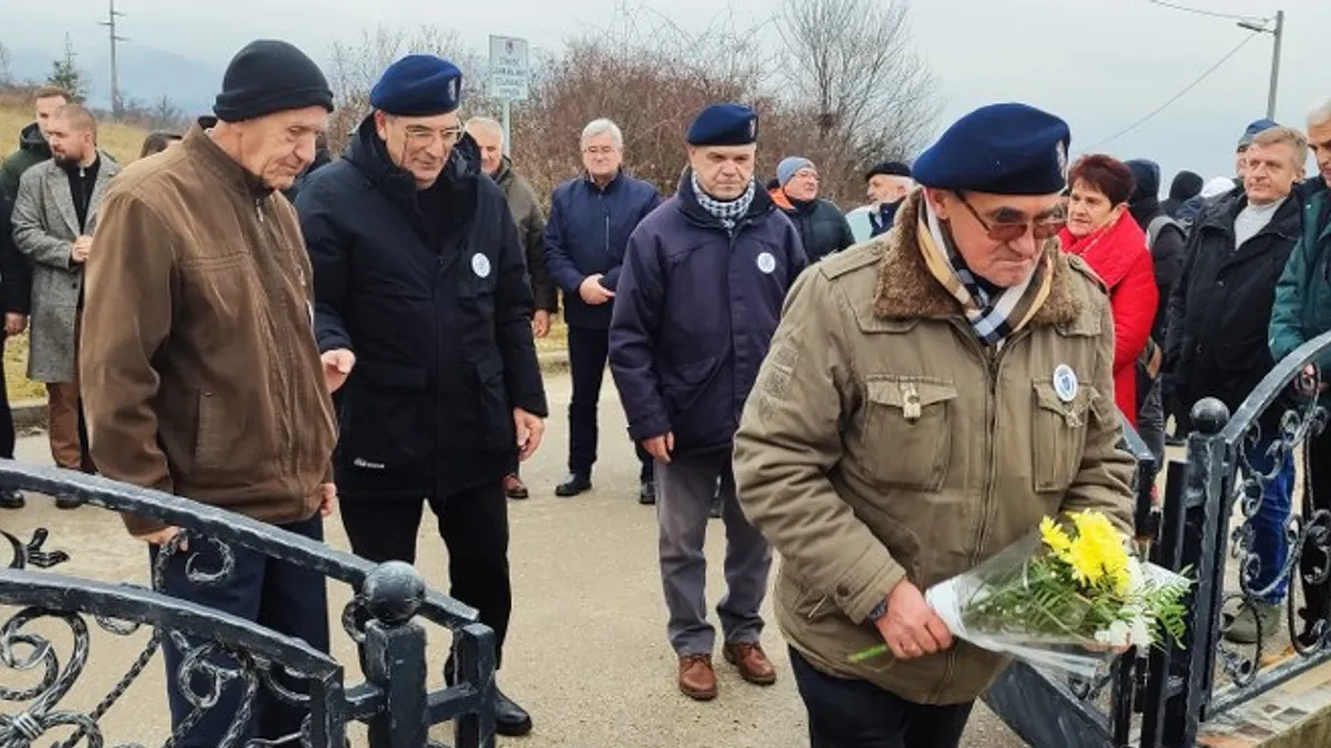 Načelnik Hasanović posebno značajnim je ocijenio kontinuirano učešće učenika vogošćanskih škola prilikom ovih obilježavanja 
