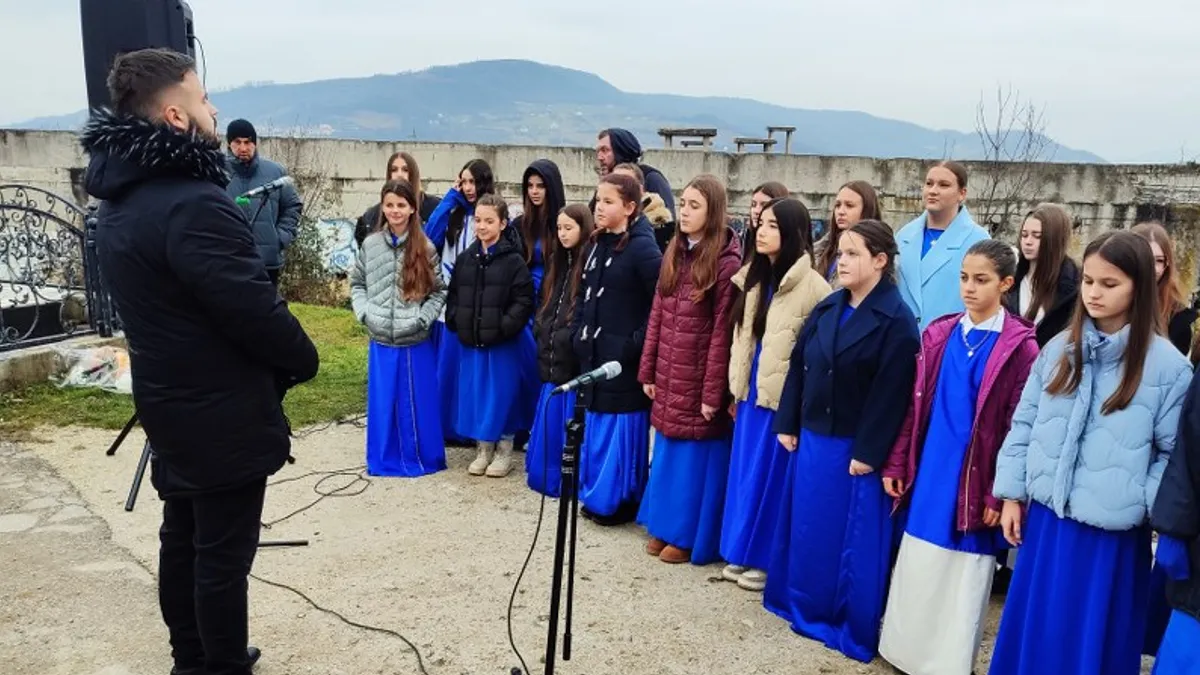 Načelnik Hasanović posebno značajnim je ocijenio kontinuirano učešće učenika vogošćanskih škola prilikom ovih obilježavanja 