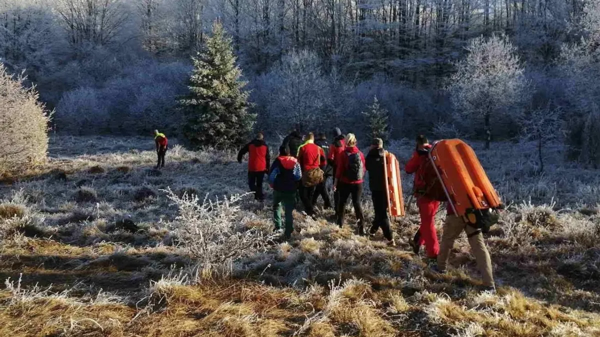 Nakon pružene prve pomoći unesrećeni je sigurno transportovan do prve tačke dostupne vozilima, gdje je predat ekipi Hitne medicinske pomoći, navode iz GSS-a