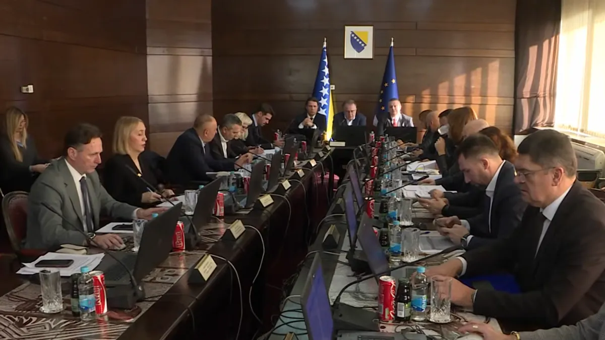 Primjera radi zaduženja u 2025. godini su bila na ino tržištu oko 1,4 milijarde. Sada su planirana u puno većem iznostu oko 2,3 milijarde KM, kaže Obuća