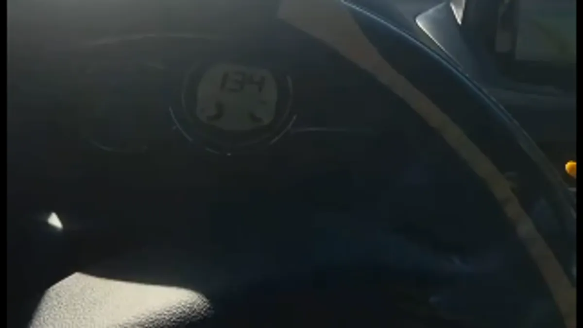 Kako navode, posebno zabrinjava činjenica da se radi o mostu koji svakodnevno koriste pješaci, studenti, biciklisti i brojni vozači.