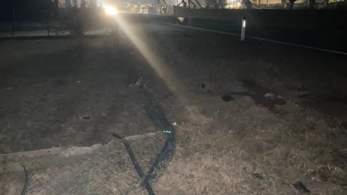 Nadležne službe apelovale su na vozače da prilagode brzinu uslovima na cesti i voze oprezno.