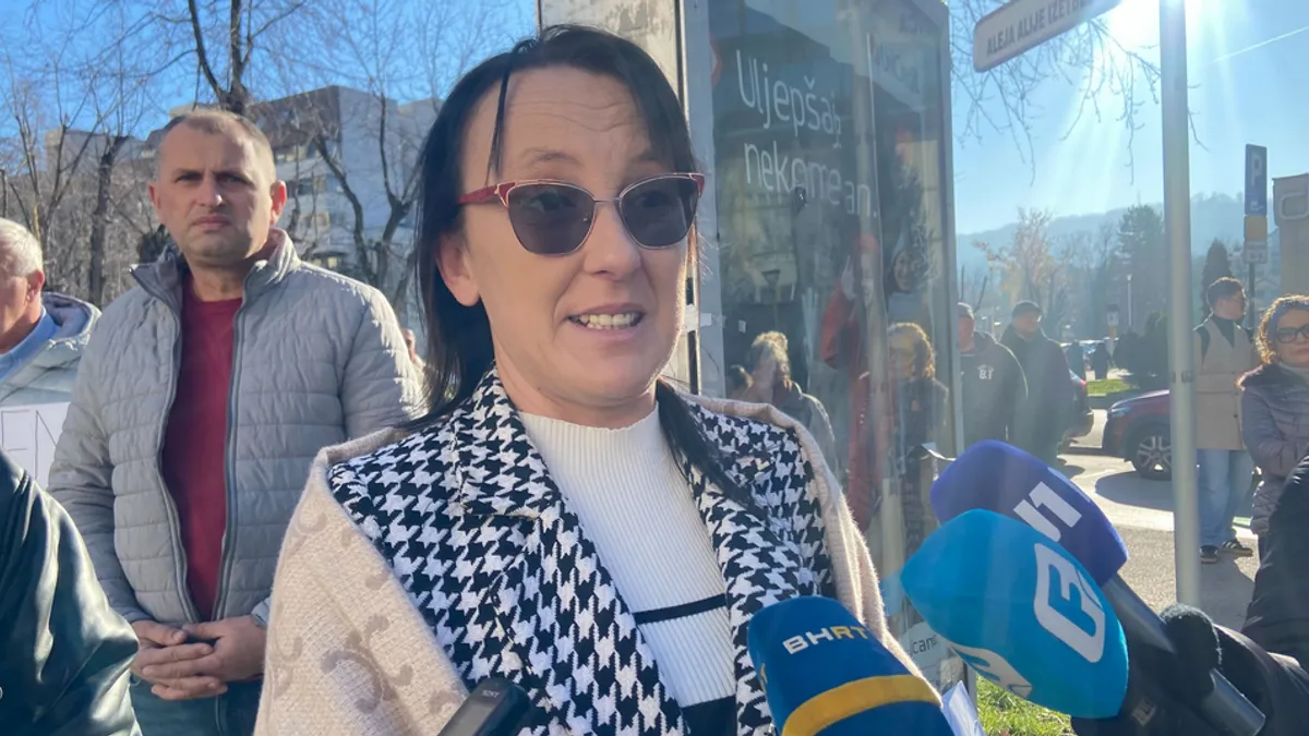 Navodi da tri godine zatvora za 19-godišnji život, za prazan dom, za prazno mjesto za porodičnim stolom je mizerna kazna.