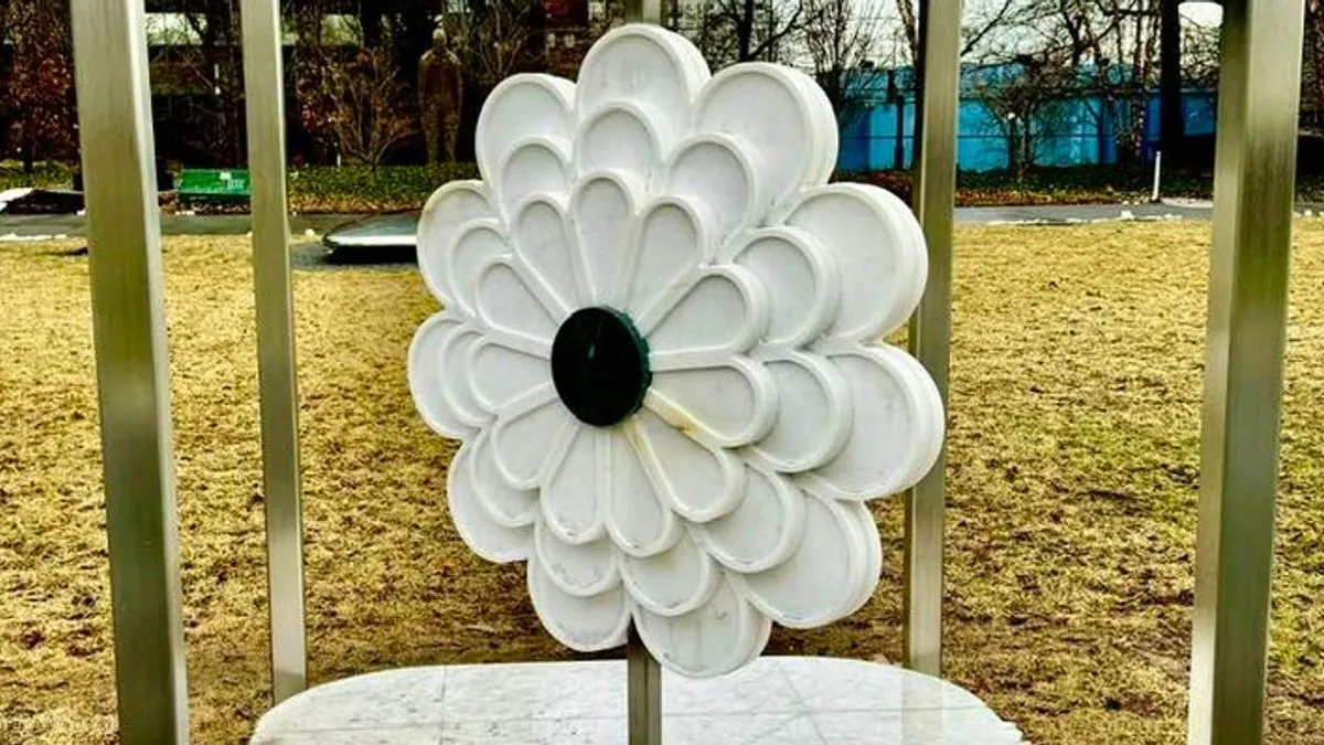 Avdović posjetio spomenik Cvijet Srebrenice u New Yorku: Sijači mržnje su još jednom poraženi