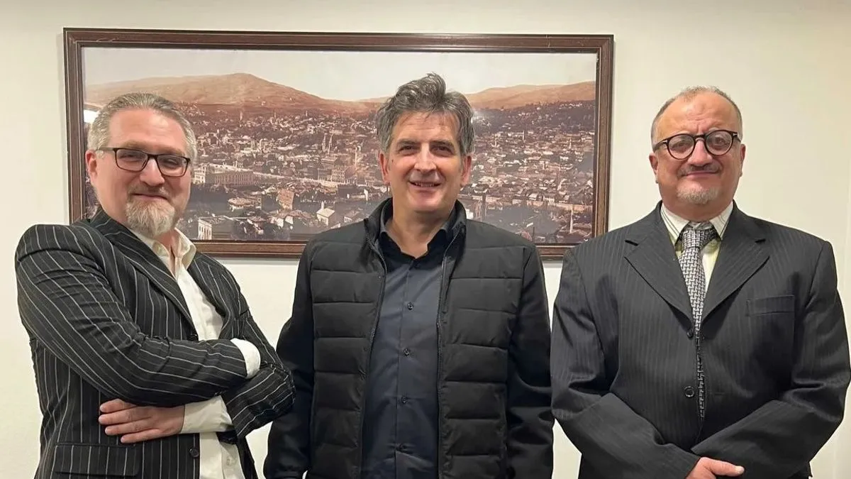 Meni je najveća pohvala za trud upravo od ljudi koje ne poznajem, a koji dođu i kažu da žele da pomognu u okviru svoje struke, da im ništa ne treba, kazao je Kapidžić