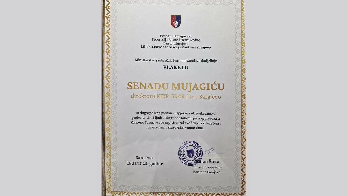 U ambijentu prepoznatljivog sarajevskog sjaja, pred predstavnicima institucija, stručnjacima i građanima, predstavljen je historijski osvrt na razvoj javnog prijevoza.