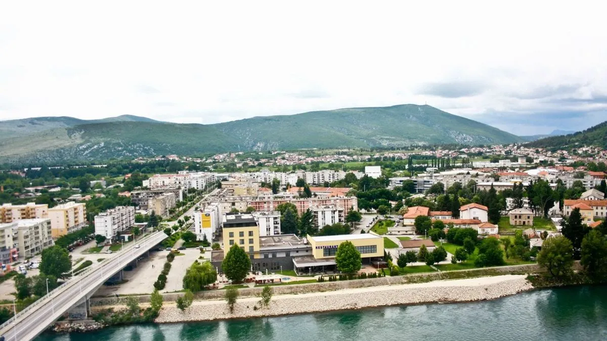 On je naglasio da je neprihvatljivo da se djeci onemogućava ostvarivanje prava na sufinansiranje troškova prijevoza zbog proizvoljnih tumačenja...