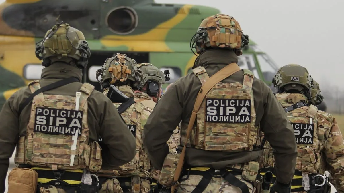 Piloti iz 1. i 2. skvadrona Brigade zračnih snaga OS BiH učestvovali su na brifinzima prije leta koje su vodili specijalisti Avijacijske jedinice EUFOR-a 