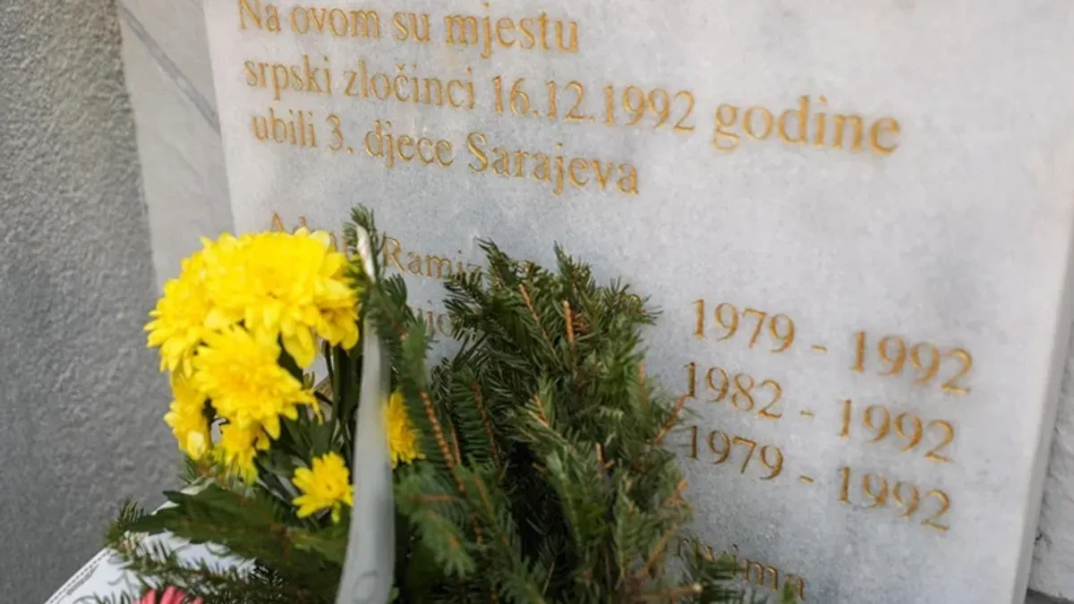 Sjećam se, nikad to neću zaboraviti, unijeli smo ga u auto, a moj Admir je nakon deset minuta ispustio dušu u mom krilu - kroz suze je ispričao Holjan.