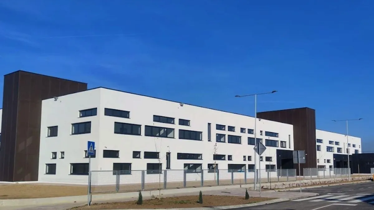 Do sada je hitna pomoć u školu dolazila 90 puta tokom 75 školskih dana, a neki učenici su zadobili teže povrede zbog padova