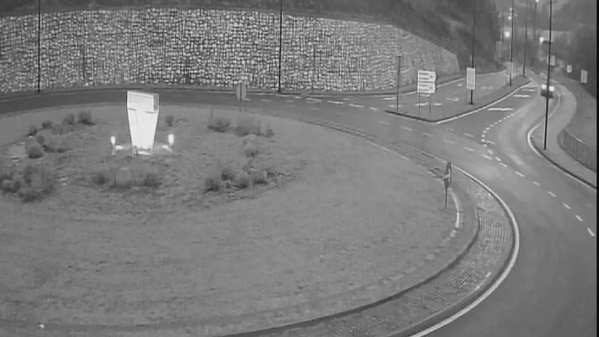 Mokre ceste i gusta magla usporavaju saobraćaj širom BiH