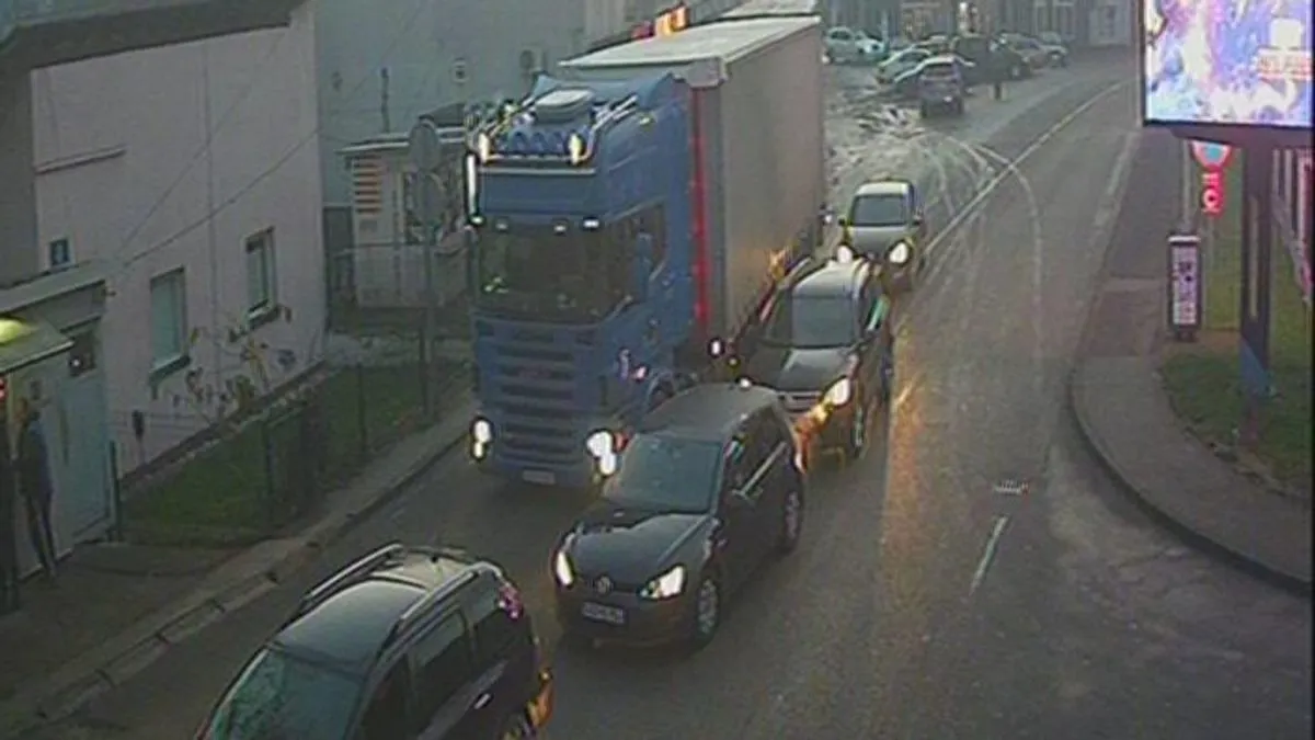 Na graničnim prijelazima bilježe se zadržavanja od 10 do 30 minuta, a zbog predstojećih praznika očekuje se pojačan promet.