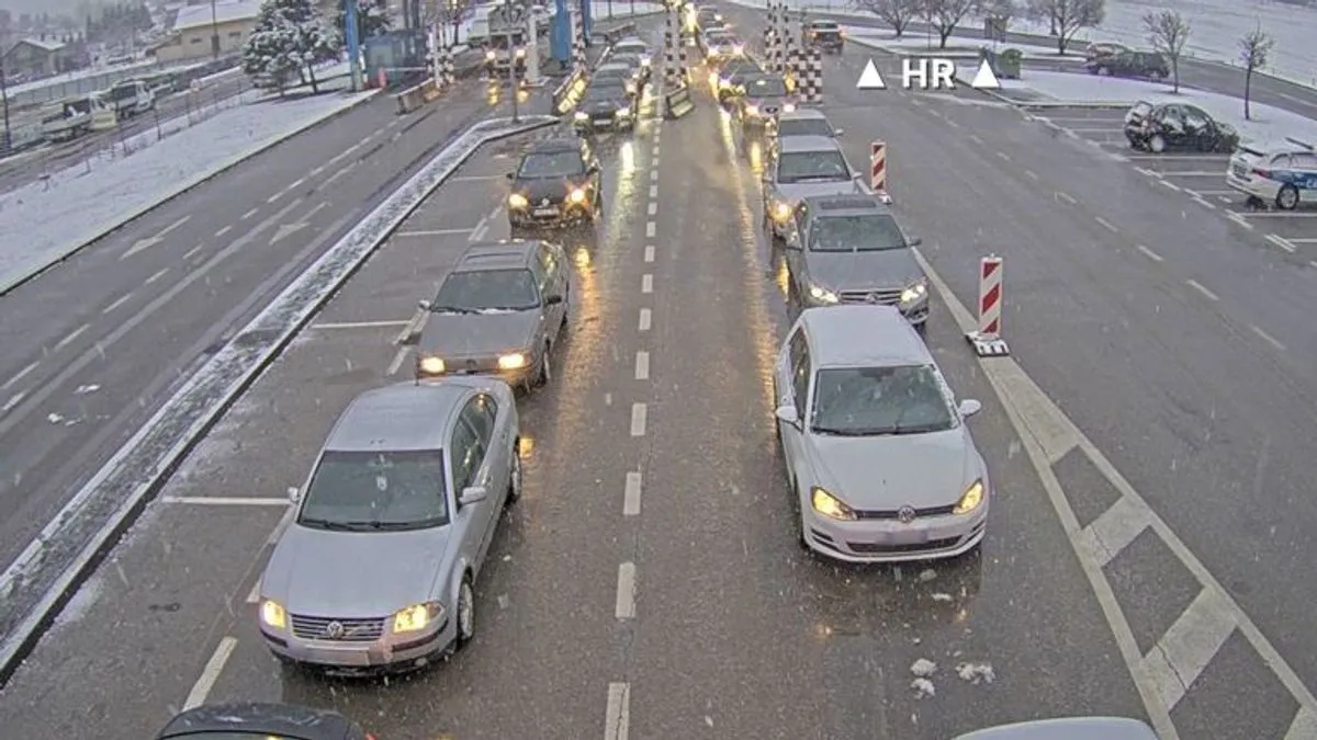 Saobraćaj je dodatno usporen na više dionica autoceste A-1 zbog aktuelnih radova.