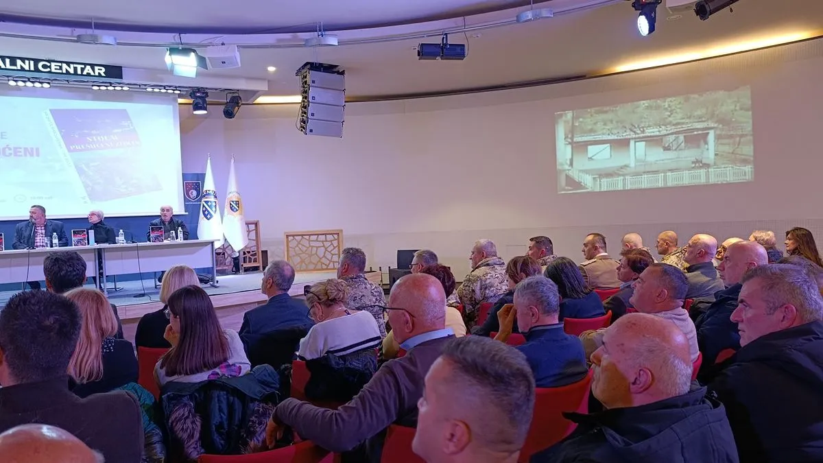 Knjiga se temelji na haškim presudama, svjedočanstvima preživjelih i nizu originalnih dokumenata, koji su prvi put objavljeni. 