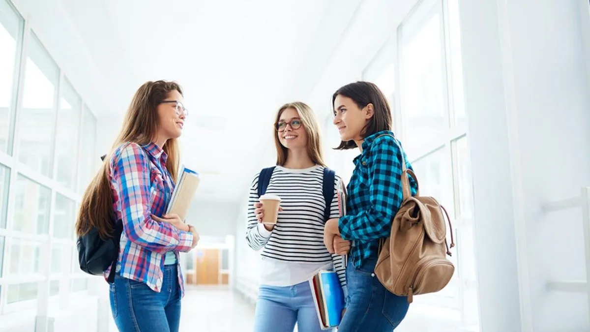 Sva dokumentacija koja se dostavlja radi dokazivanja općih uslova mora biti u originalu ili kopiji ovjerenoj u opštini ili kod notara.