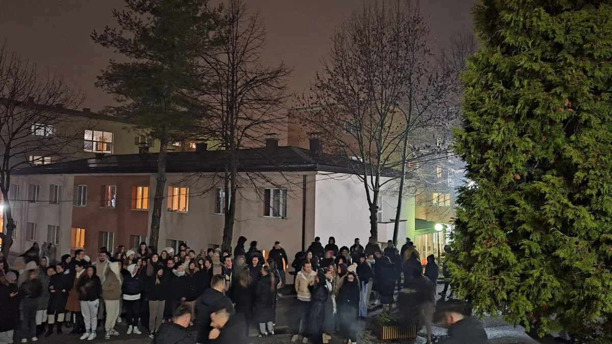 Poručili su da više ne žele živjeti u objektima gdje je ugrožena njihova sigurnost.