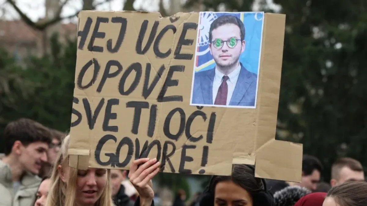 Ostavljajući buduće doktore, inžinjere, pravnike i profesore da se bore za osnovno grijanje i sigurnost u kotlovnici, vlast doslovno tjera najkvalitetnije mlade generacije 