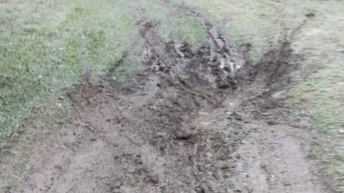 Zbog puta koji vodi do njihove kuće, već mjesecima su praktično odsječeni od svijeta.