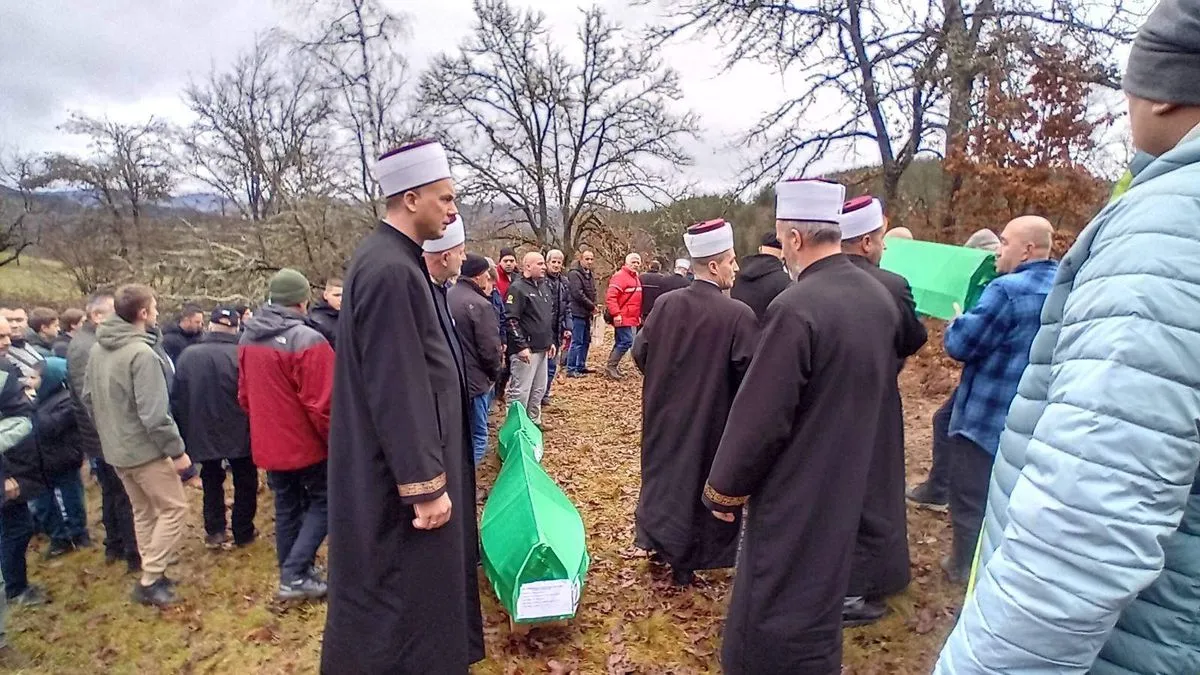 Klanjana kolektivna dženaza u naselju Kukavice kod Rogatice: Najmlađa žrtva sedmogodišnja djevojčica