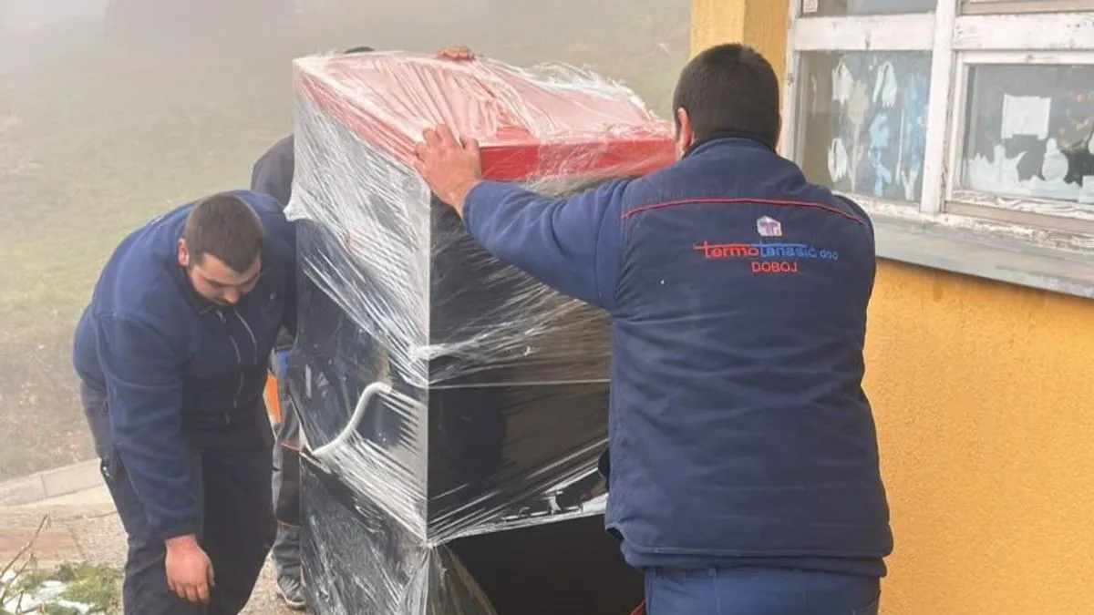 Ministar je naglasio da sve škole koje još koriste ugalj ili lož-ulje u doglednom periodu prelaze na ekološki prihvatljivije energente.