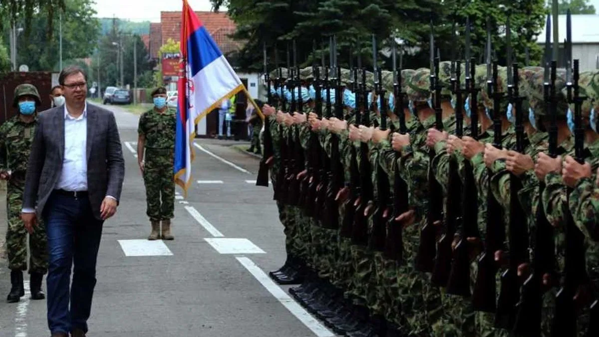 On je naglasio da će država učiniti sve kako bi Vojska Srbije bila dovoljno snažna i odvraćajući faktor za svakog od potencijalnih agresora 