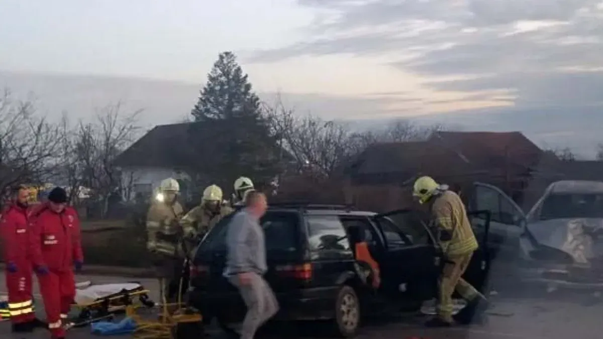 Iz Policijske uprave Prijedor za medije je potvrđeno da su dvije osobe teško povrijeđene