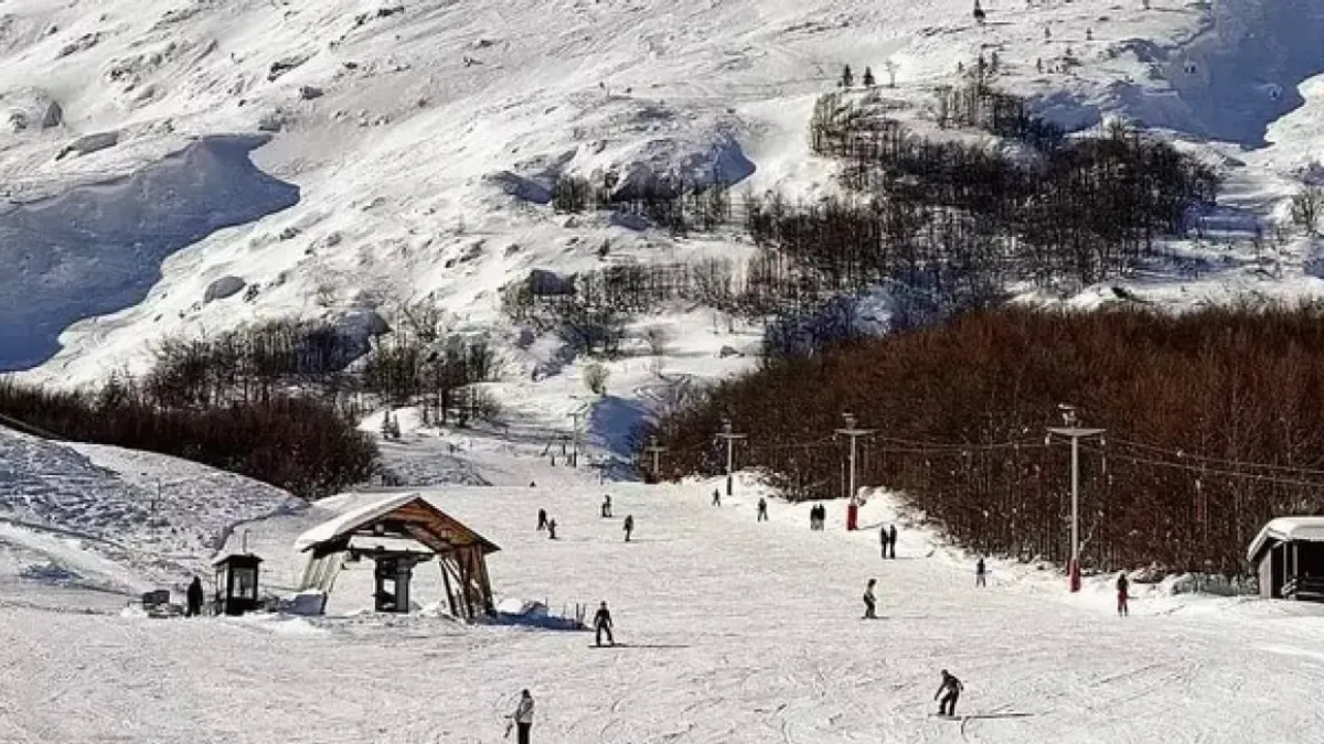 Turisti ispali iz korpe ski lifta: Muškarac poginuo, žena povrijeđena