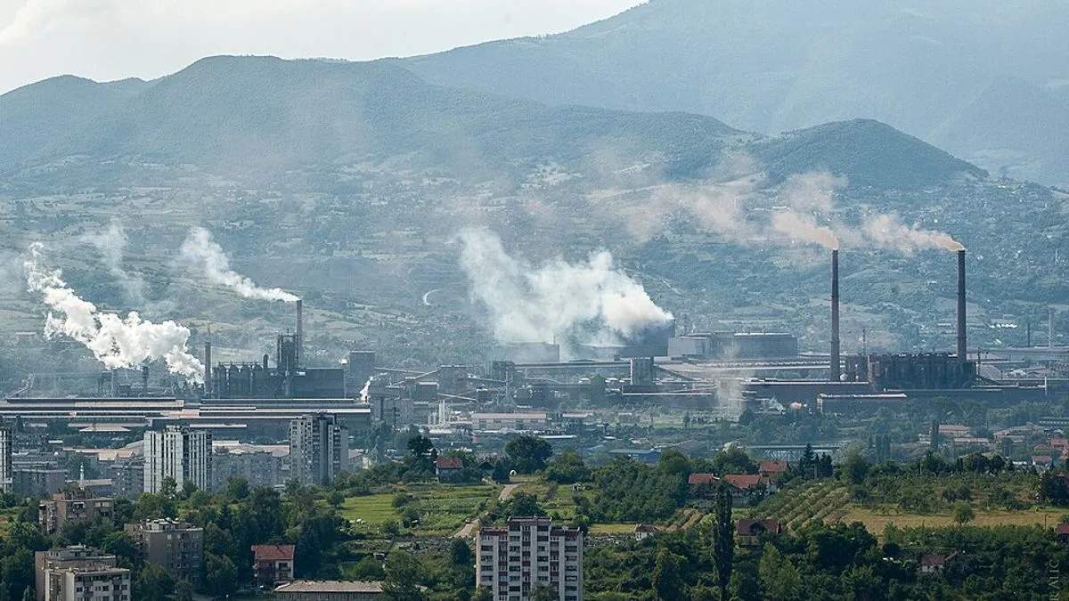 Nova Željezara već duži period posluje pod teškim finansijskim teretom, a na to dodatno utiču i nepovoljni ugovori preuzeti od prethodnog vlasnika.