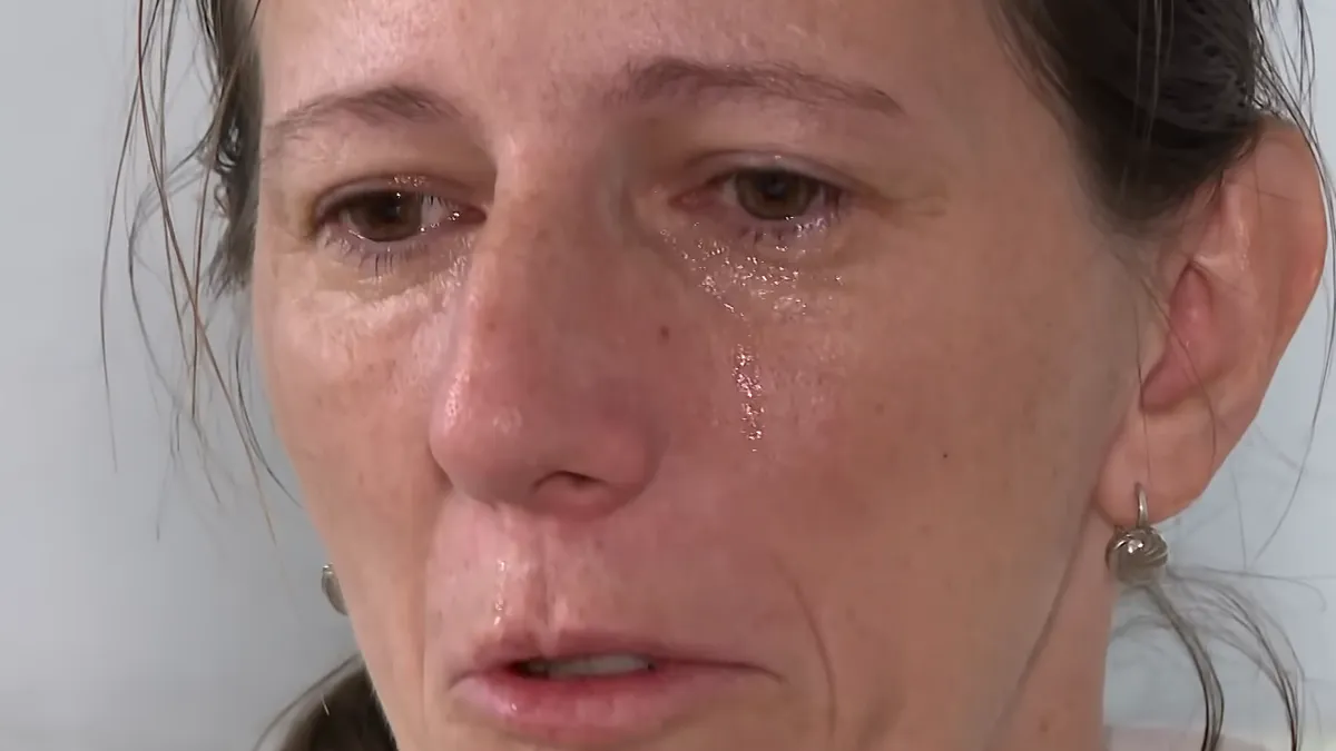 Dobri ljudi su došli po Zinajdu i odveli je u banku kako bi joj otvorili račun i omogućili svima da pomognu