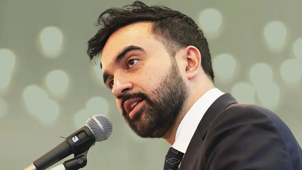 Prema Mamdanijevim riječima, palestinsko porijeklo Kharboucha bilo je osnova za „doksiranje“ i prijetnje s kojima se suočio