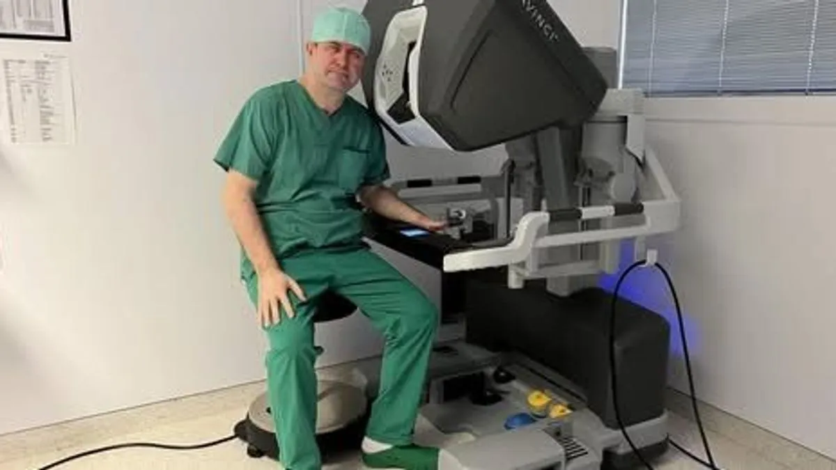 Zahvaljujući našem renomiranom urologu spašeni su životi mnogobrojnih pacijenata, a velikom broju je poboljšana životna kvaliteta i samim tim psihofizičke sposobnosti. 