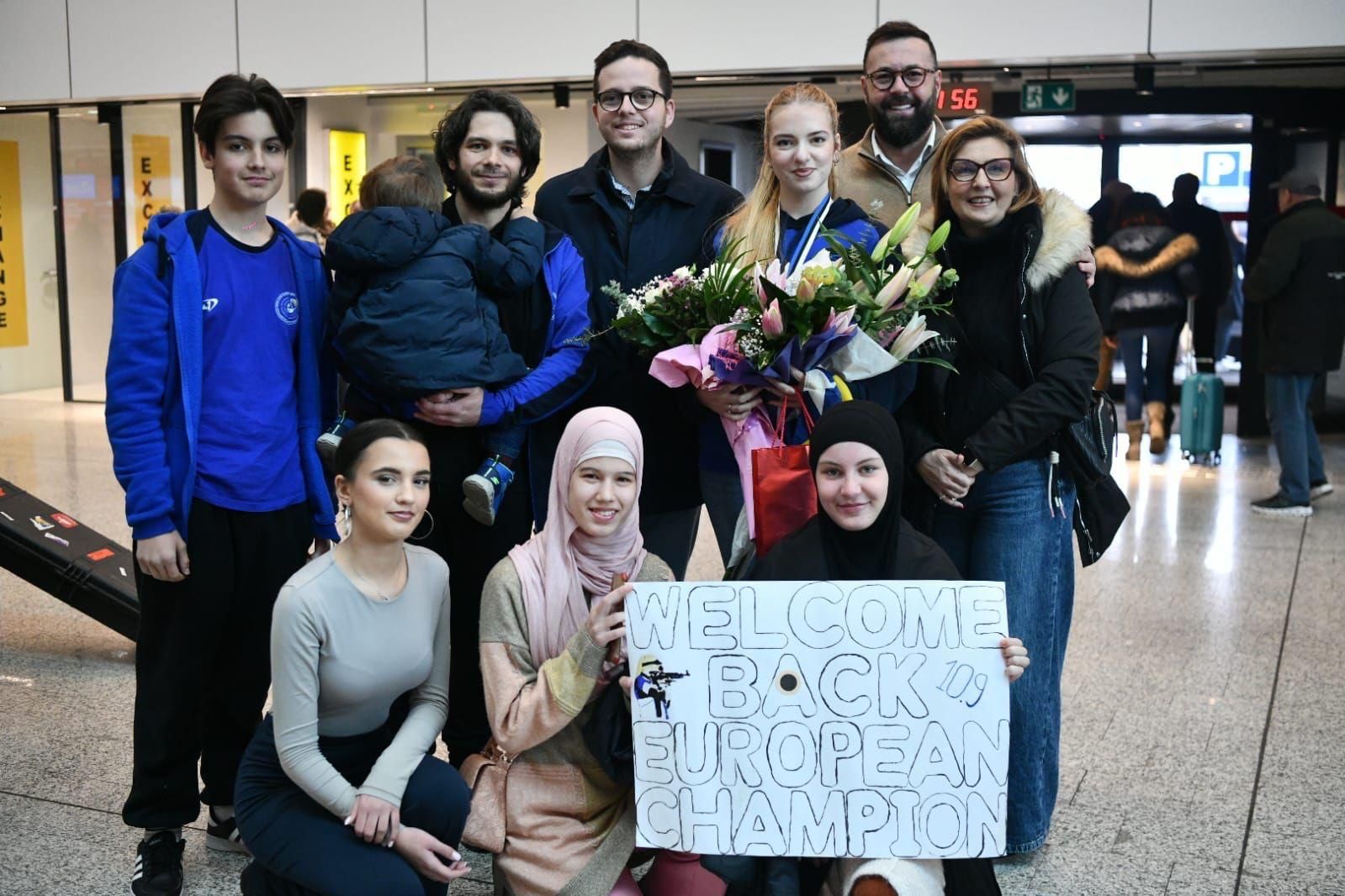 Ovaj uspjeh dodatno je značajan jer je Zakira dan ranije osvojila i bronzanu medalju u istoj disciplini    