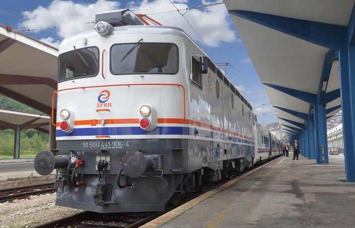 Ova putnička linija uspostavlja se nakon četveromjesečne pauze uzrokovane teškim oštećenjem pruge u Donjoj Jablanici