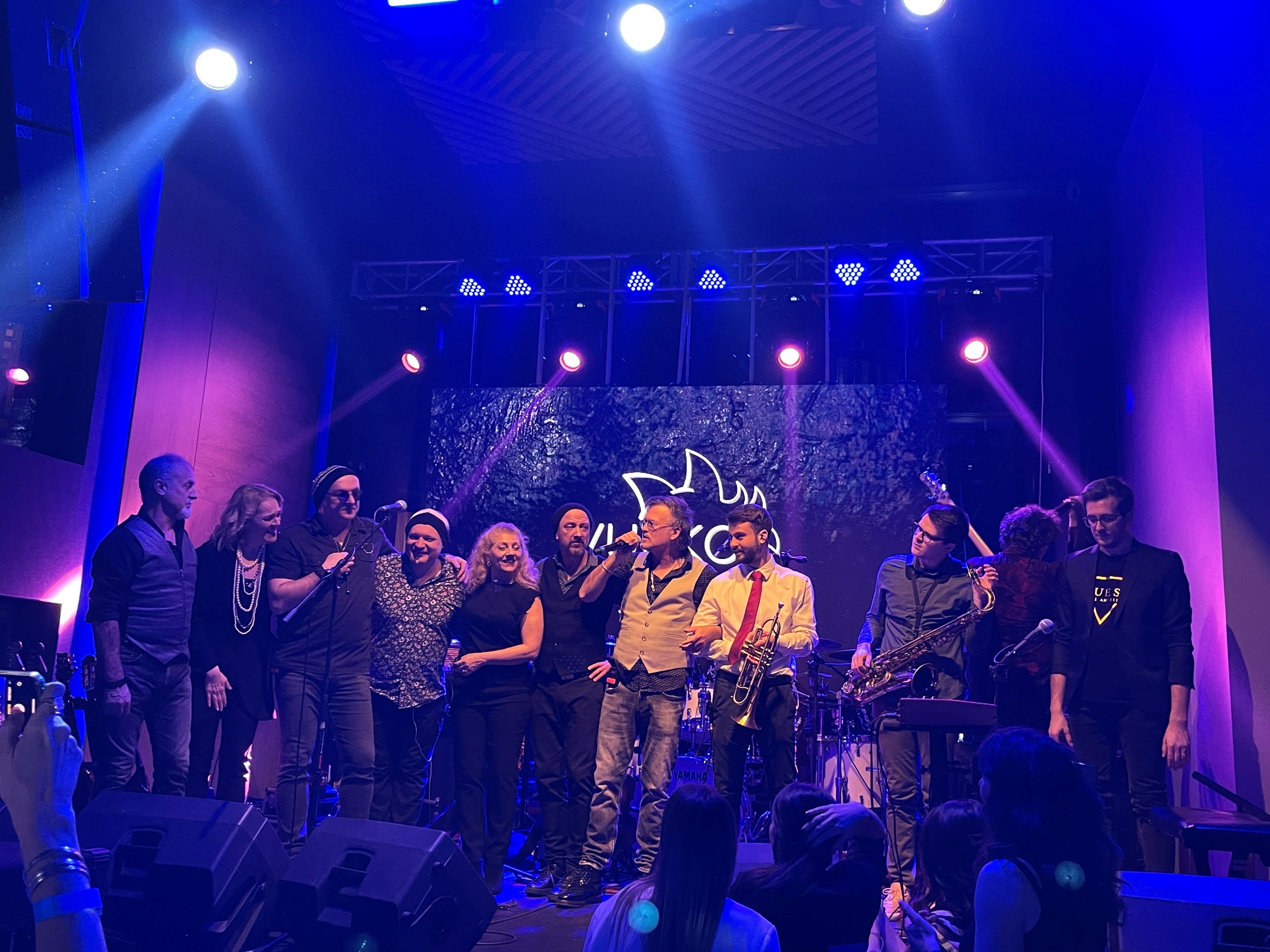 Gibonnijev spektakl na Jahorini: Pozdrav za muškarce koji su došli protiv volje za mir u kući