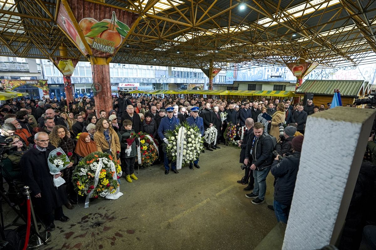 Markale su tokom opsade Sarajeva bile i mjesto susreta prijatelja te mjesto stvaranja novih i obnavljanja starih poznanstava.