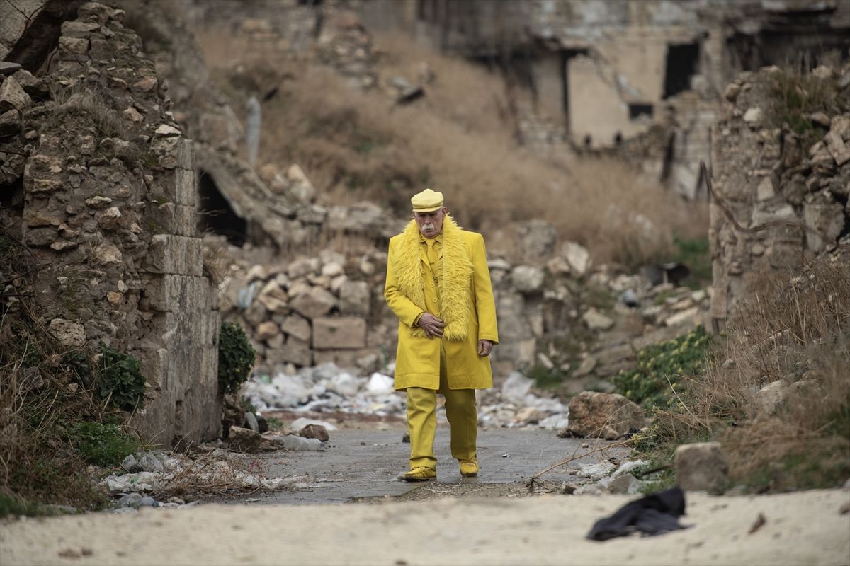 Poznat kao 'žuti čovjek': Sirijac već 42 godine nosi samo žutu odjeću
